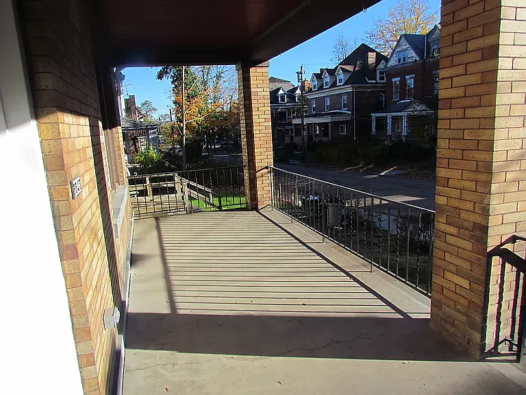 5525 Margaretta St — Photo 3