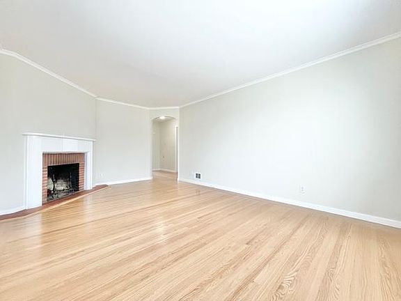5th image of 354 28th Ave