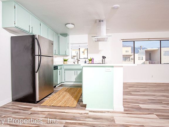 4th image of 604 E Orange Grove Ave #3559855