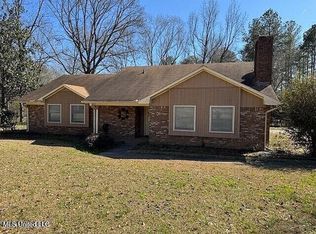 1054 Westbury Sq, Jackson, MS 39212