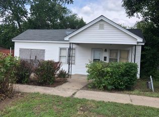 204 N 4th St, Elsberry, MO 63343