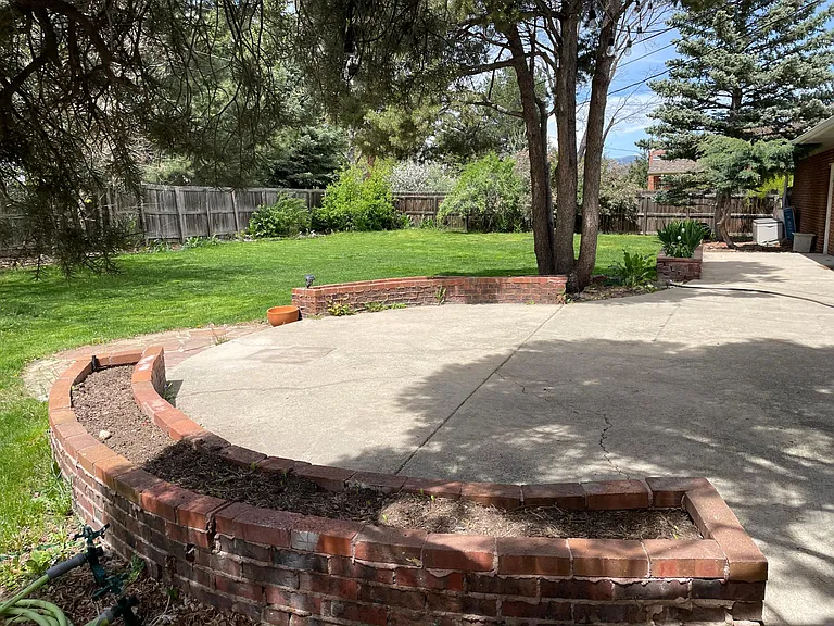 Comanche Dr — Photo 12