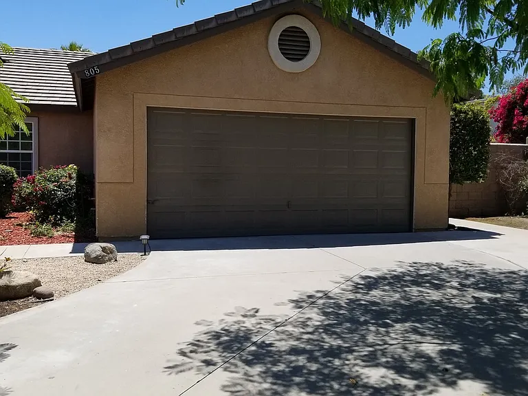 805 Alpine Ct #M — Photo 2