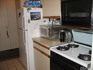 4th image of 72-35 112th St APT 14C