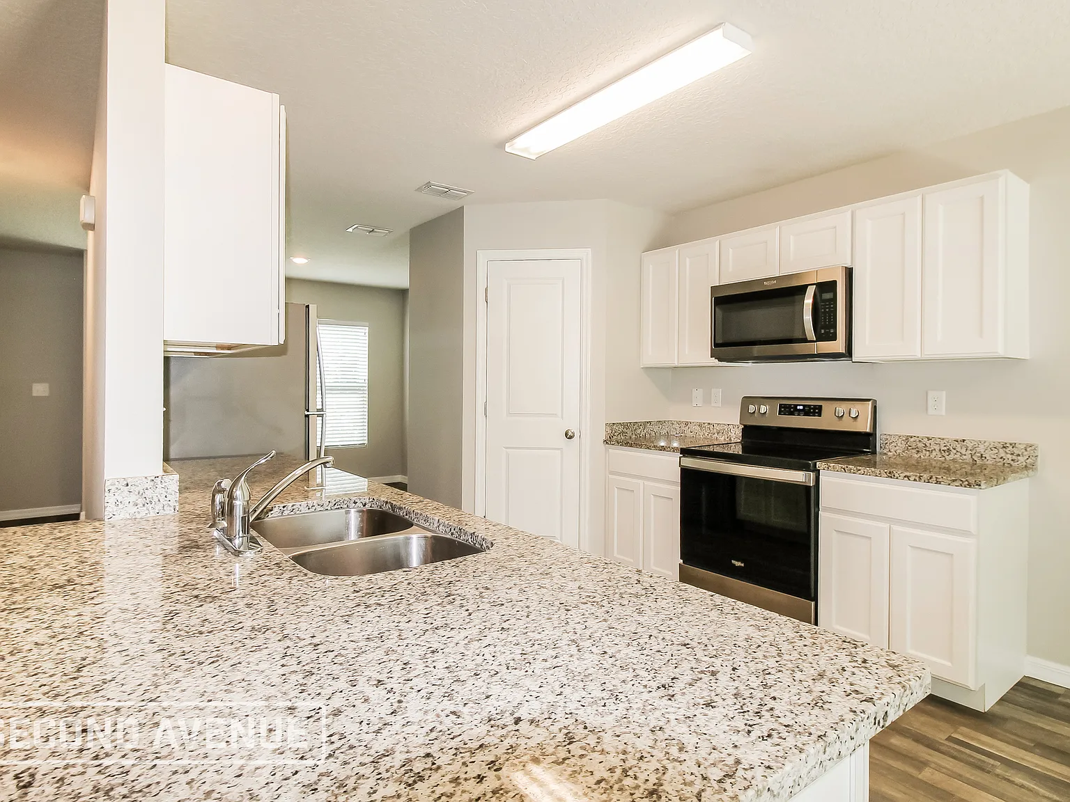 5 bed, 3.0 bath, 2274 sqft, $2,199 — Photo 4