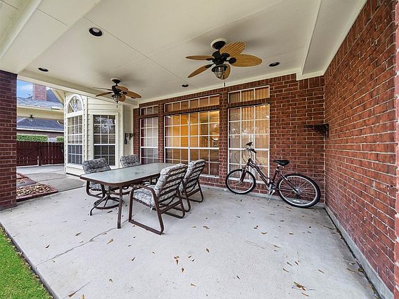 5th image of 4218 Island Hills Dr