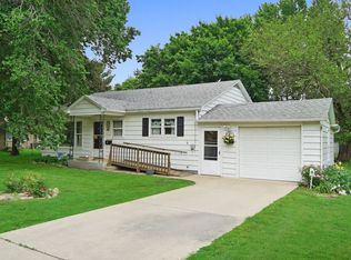 1020 Green St, Henry, IL 61537