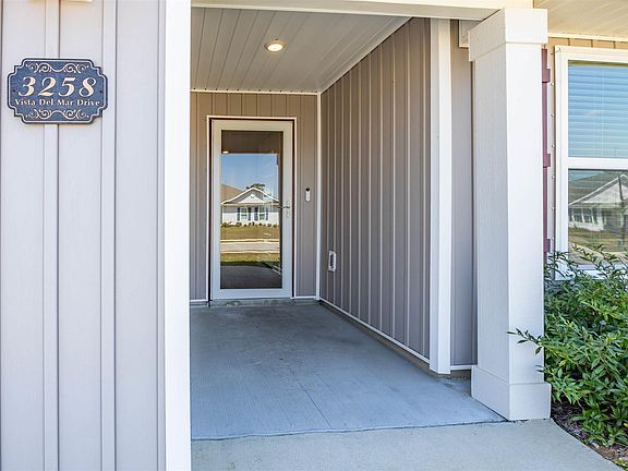 3rd image of 3258 Vista Del Mar Dr