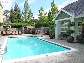 724 SE Fairwinds Loop — Photo 11