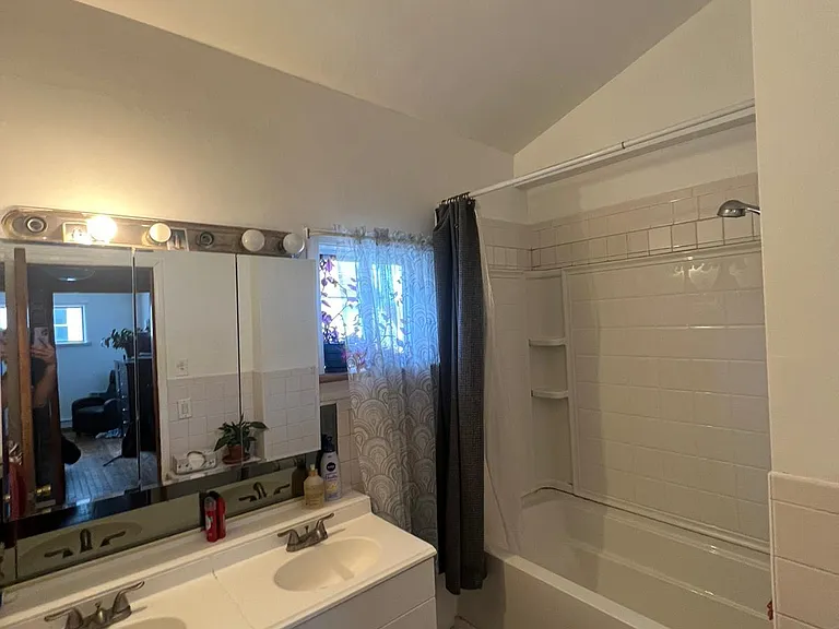 1022 N Webster Ave #2 — Photo 6
