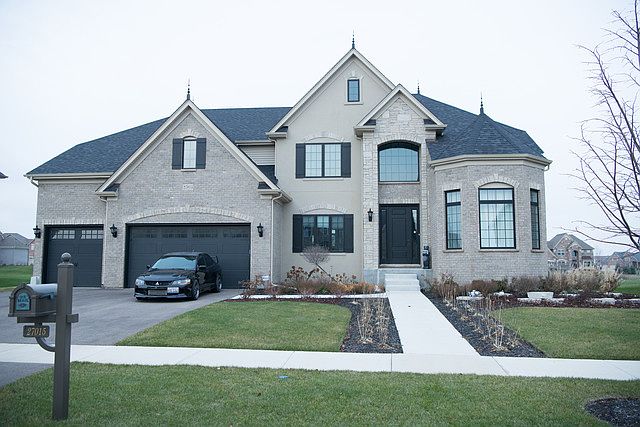 1st image of 27015 Thornwood Blvd