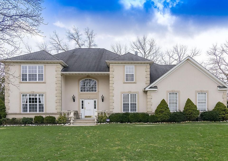 1st image of 1443 Oakwood Hollow Ln