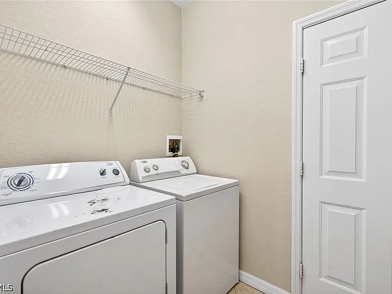8369 Sumner Ave — Photo 27