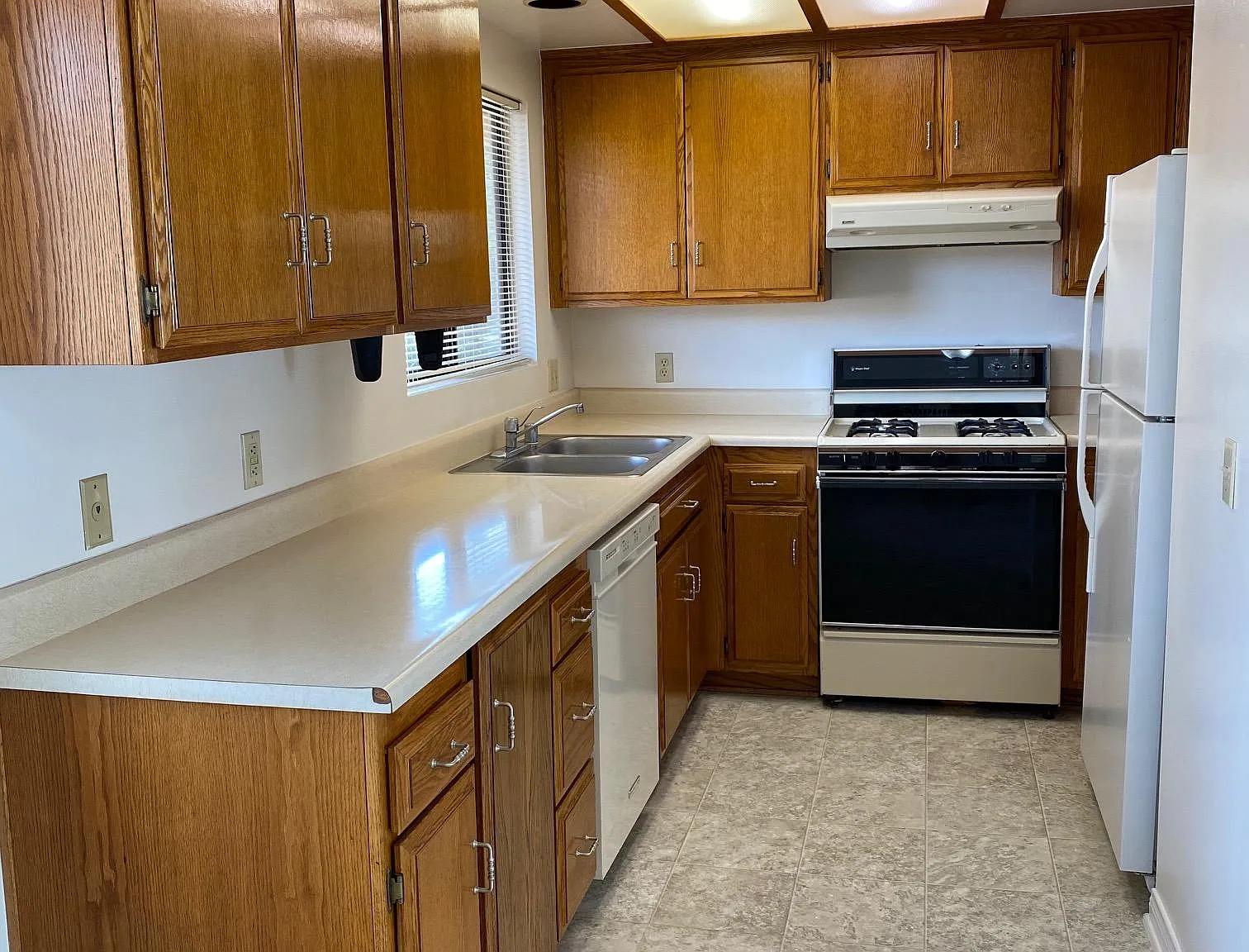 2 bed, 908 sqft, $2,450 — Photo 4