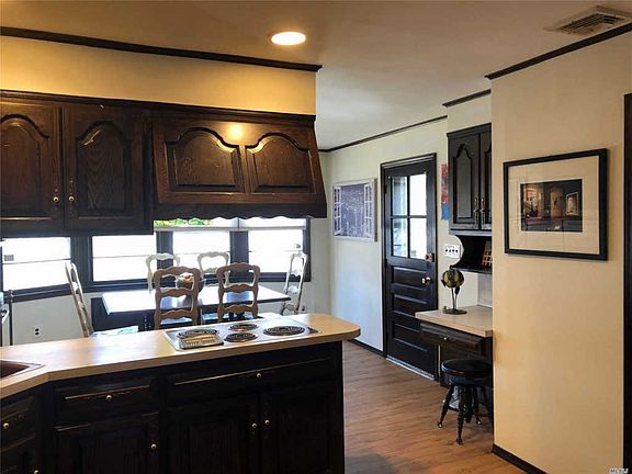 5th image of 735 Leslie Ln