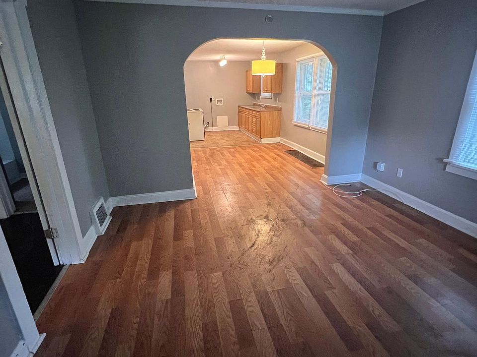 1st image of 1016 E 83rd Ter