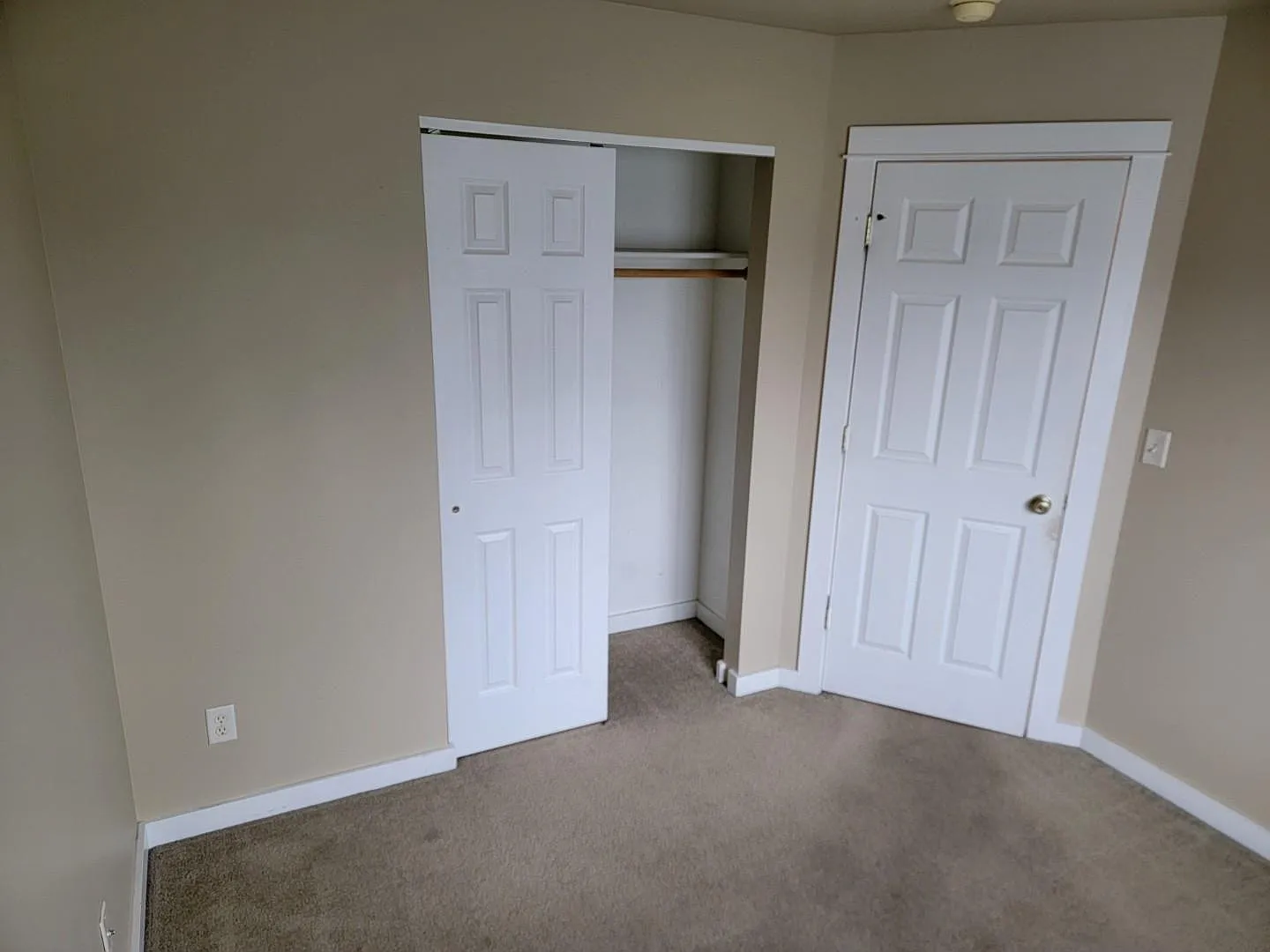 3 bed, 1324 sqft, $900 — Photo 3
