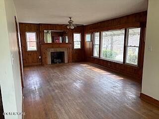 2nd image of 1403 Everett Ave