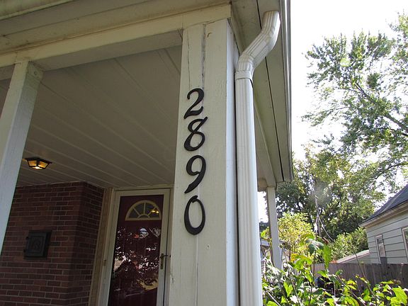 2nd image of 2890 Oaklawn St