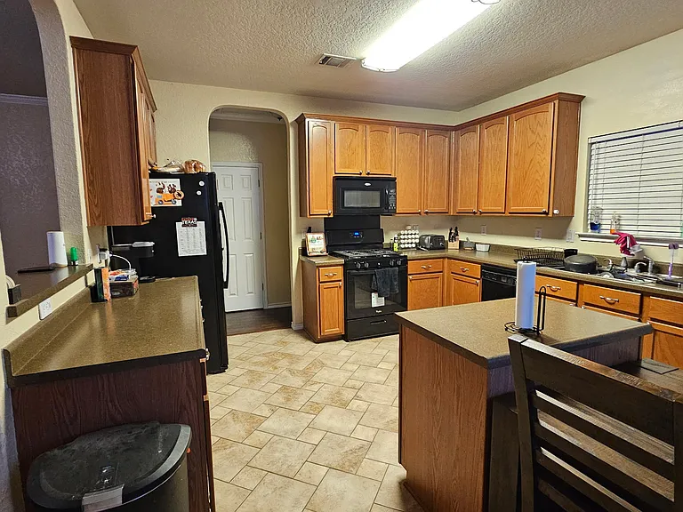 755 Eagles Gln — Photo 16