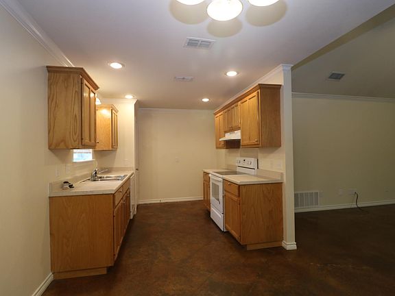 5th image of 118 Cedar Ln