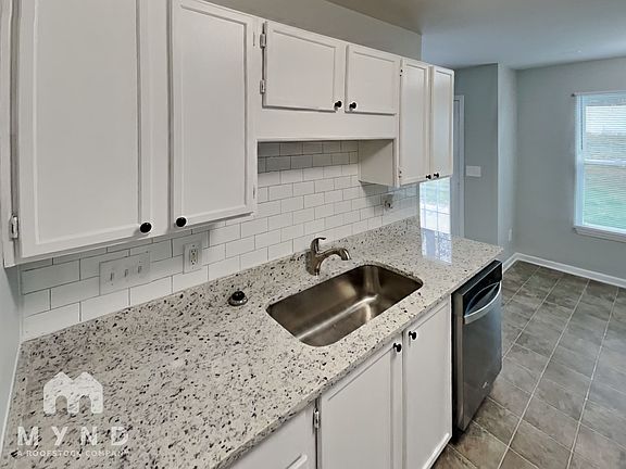 4th image of 1334 Charidge Ln