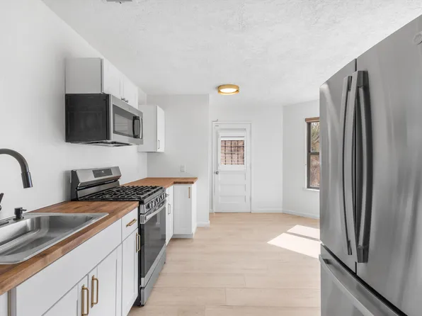 9225 Mescalero Rd NE, Albuquerque, NM 87111