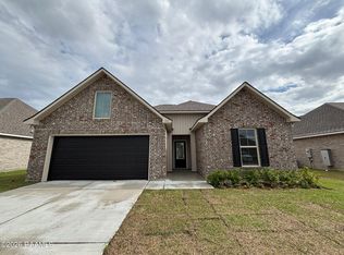 111 Nandina Dr, Scott, LA 70583