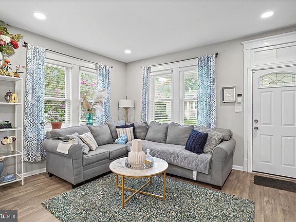 5th image of 2809 Hemlock Ave