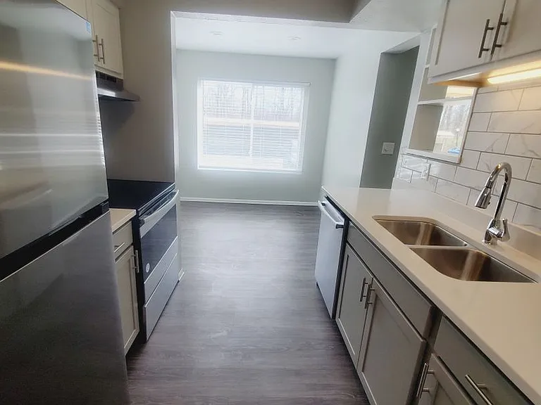 Sugarbush Apartments — Photo 64