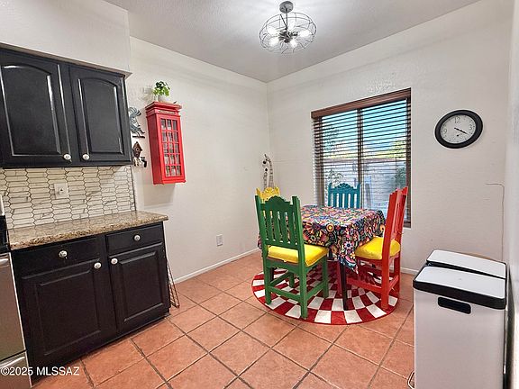 5th image of 8110 E Rivenoak Cir