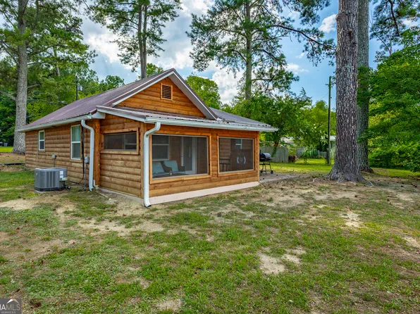 1352 Peggy Ln, Tunnel Hill, GA 30755