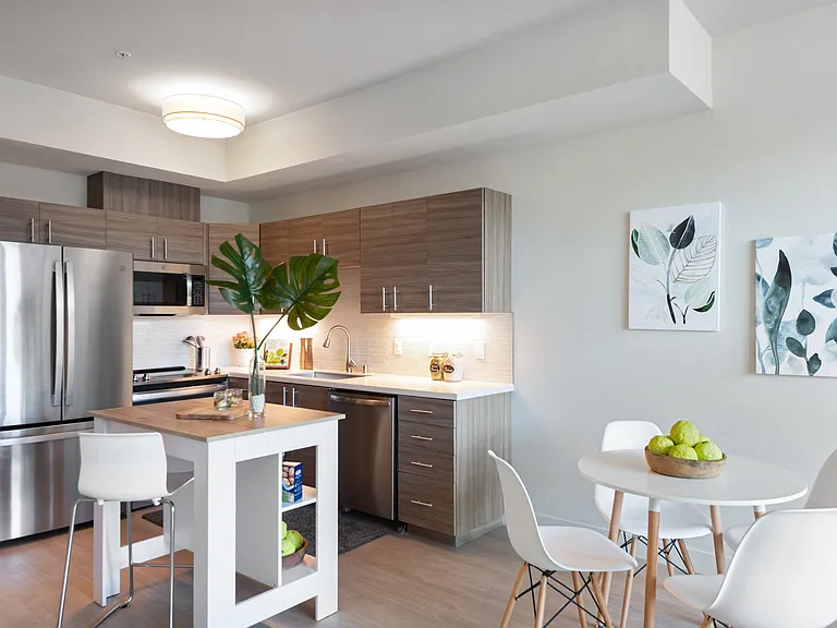 Second and B Street Apartments — Photo 5