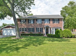 3109 Dell Pl, Glenview, IL 60025