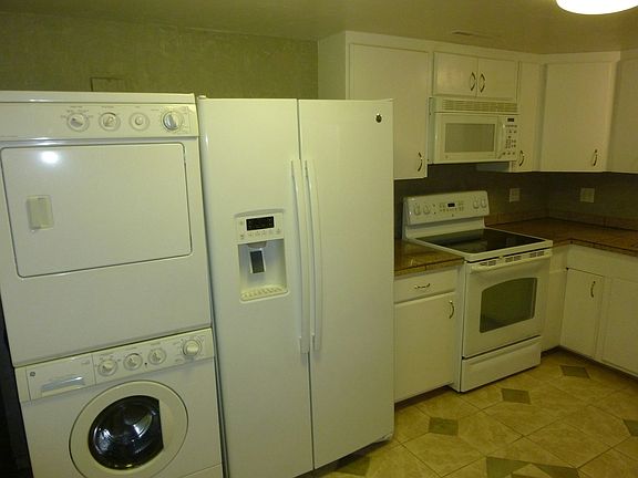2nd image of 2955-2959 N Newton St #2959-B