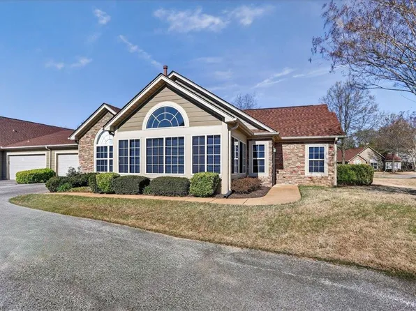 1693 E Southfield Cir, Cordova, TN 38016