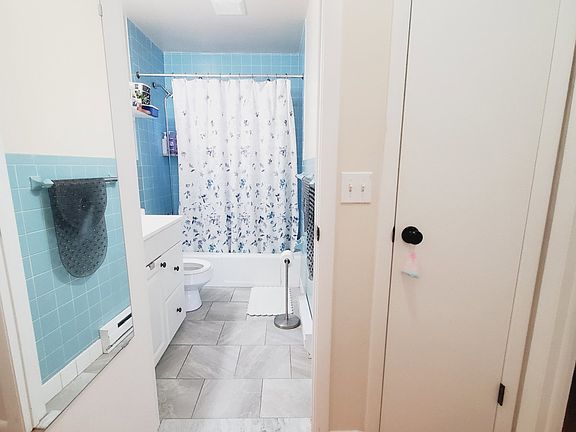 4th image of 76 Burwood Ave #2
