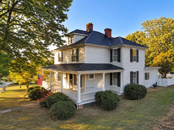 624 Peaks St, Bedford, VA 24523
