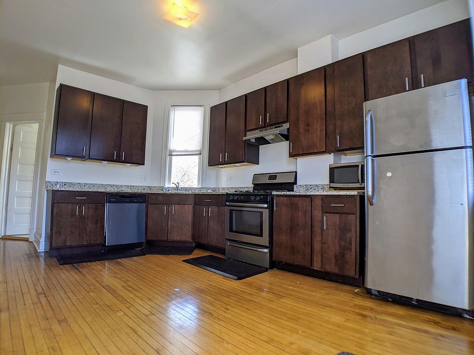1st image of 1520 N Artesian Ave #2F