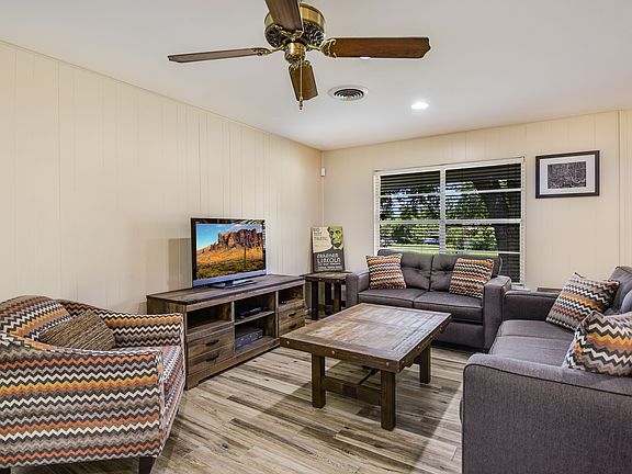 4th image of 412 Northvalley Dr