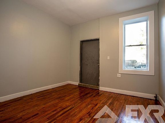 2nd image of 1839 Park Pl #1