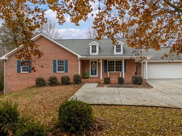 1201 Charlie Davis Rd, Cornelia, GA 30531