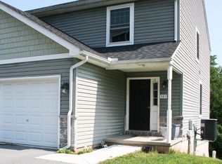 585 Kentwell Dr, York, PA 17406