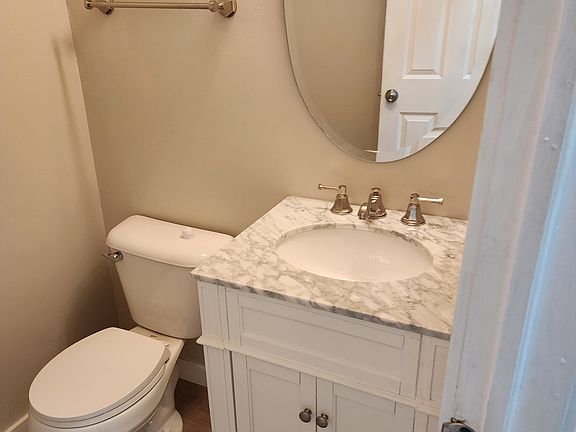 3rd image of 334 S Fieldstone Ct #334