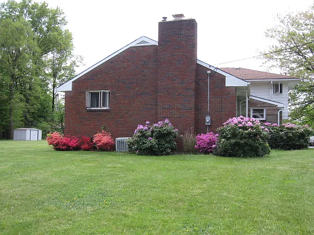 22 Bellaire Dr photo 1