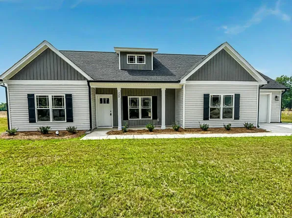 400 S Eastwood Dr, Benson, NC 27504