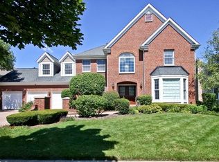 3326 Winchester Ln, Glenview, IL 60026