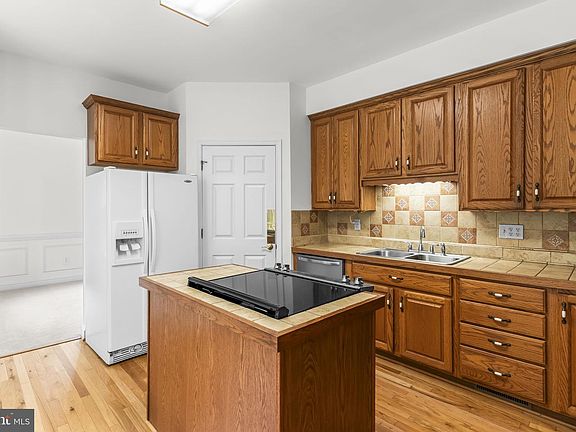 3rd image of 5600 Calvin Ct