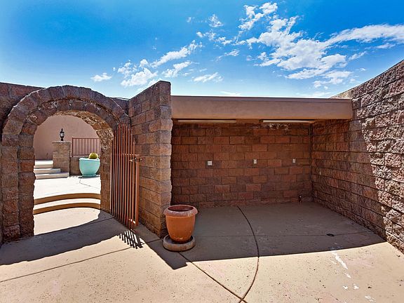 4th image of 8610 E Maverick Cir
