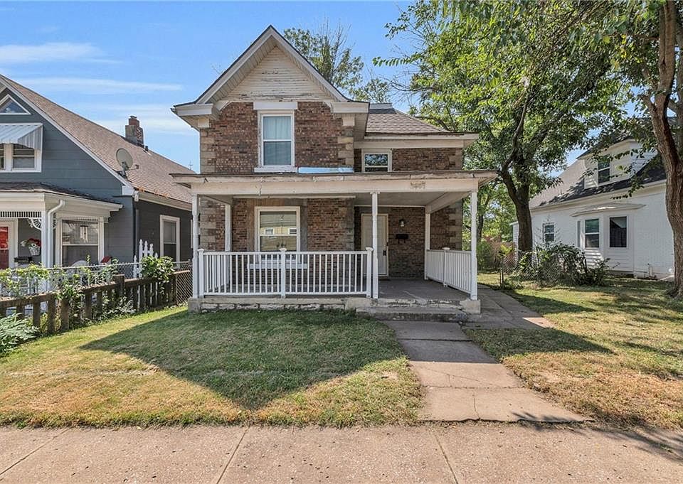 1st image of 1505 W 39th Ave